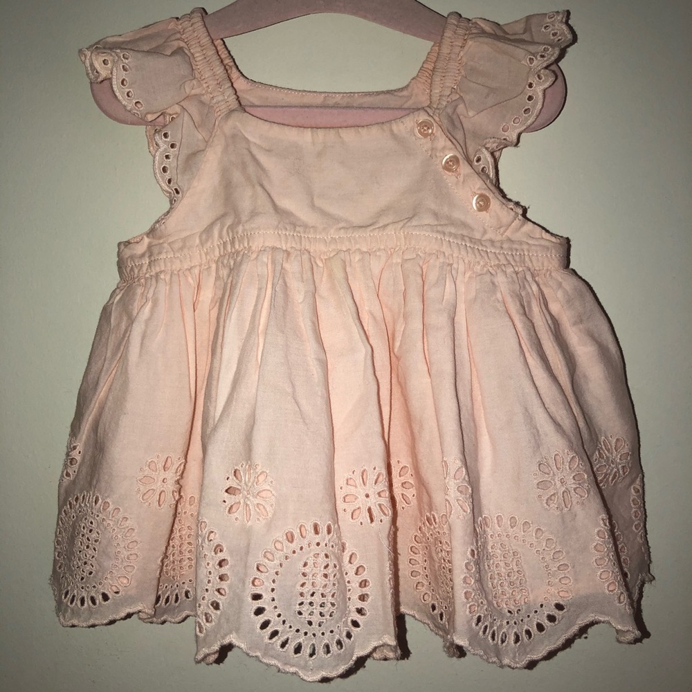 EUC!!! Baby Gap 12-18mth eyelet top